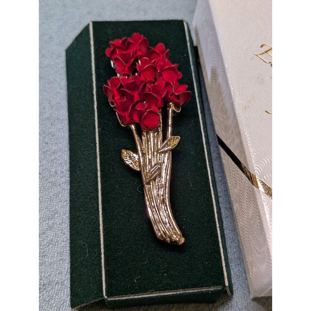 VINTAGE DM ‘97 Red Rose FLOWER Bouquet BROOCH PIN Red ENAMEL GOLD TONE Dozen
